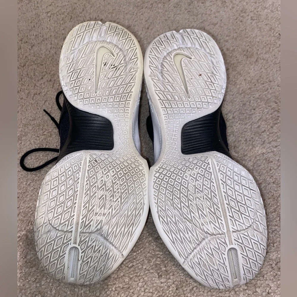 Nike Volleyball Shoes. Size 9.5